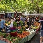 Avec Grande Terrasse Au Centre D'uzes Διαμέρισμα *
