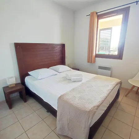 Appartement Avec Grande Terrasse Au Centre D'uzes
