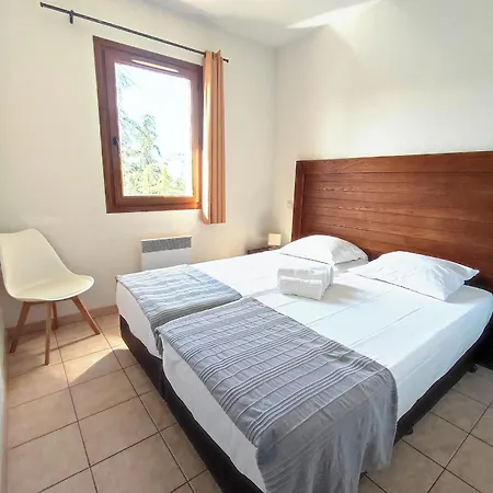 Appartement Avec Grande Terrasse Au Centre D'uzès