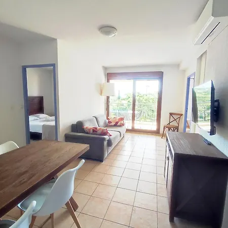 Appartement Avec Grande Terrasse Au Centre D'uzes Uzès